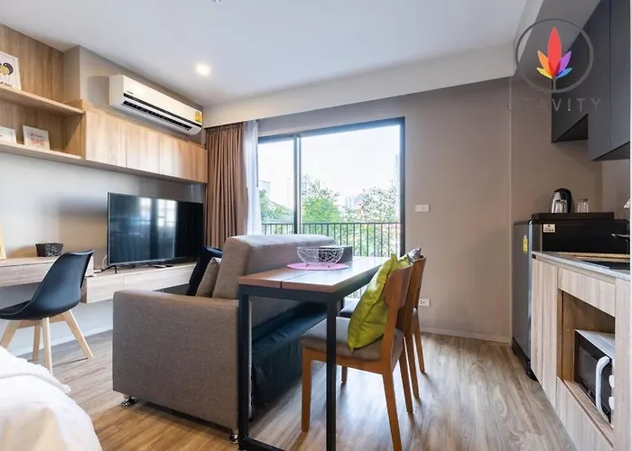 Bts S5 Surasak 900 Meters Near The Mekong River Pier Free Swimming Pool In Ferris Wheel Night Market Chinese Reception Center Apartment *